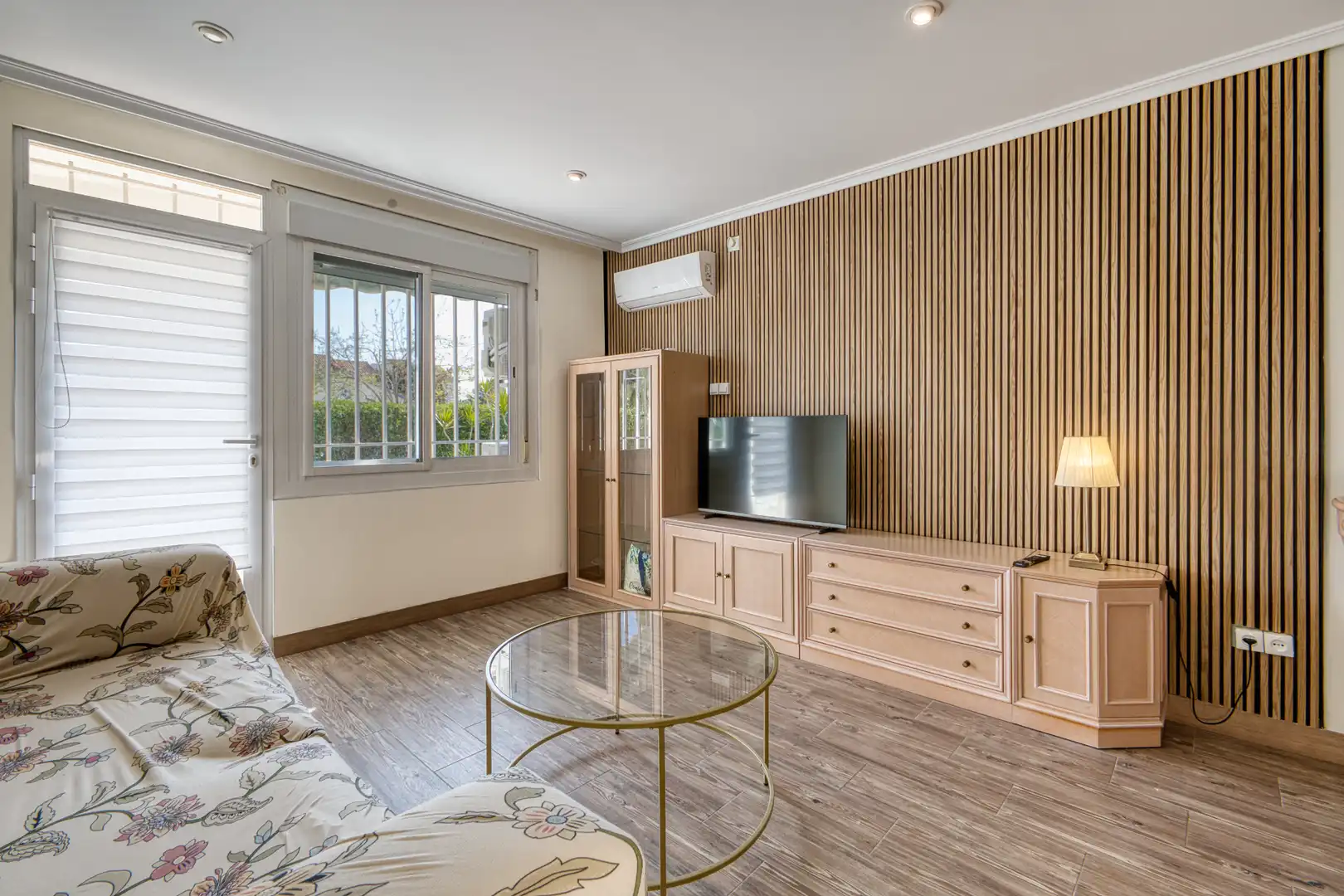 Living room of Flat for rent in El Campello  with Air Conditioner, Heating and Private garden