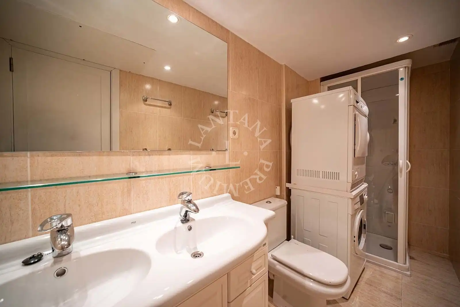 Bathroom of Flat for sale in Naut Aran  with Heating, Parquet flooring and Storage room