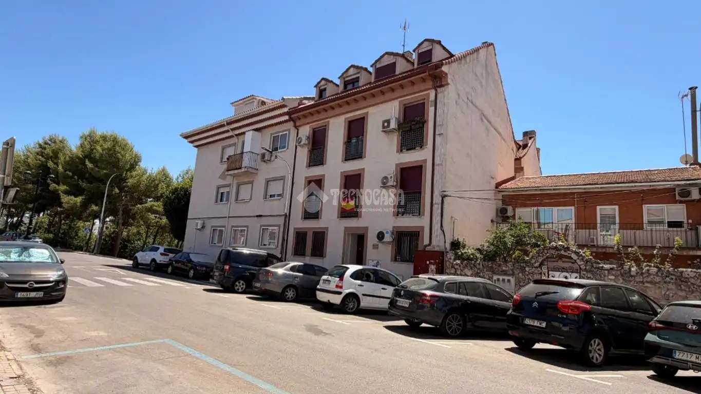 Vista exterior de Piso en venta en Velilla de San Antonio con Aire acondicionado, Calefacción y Trastero