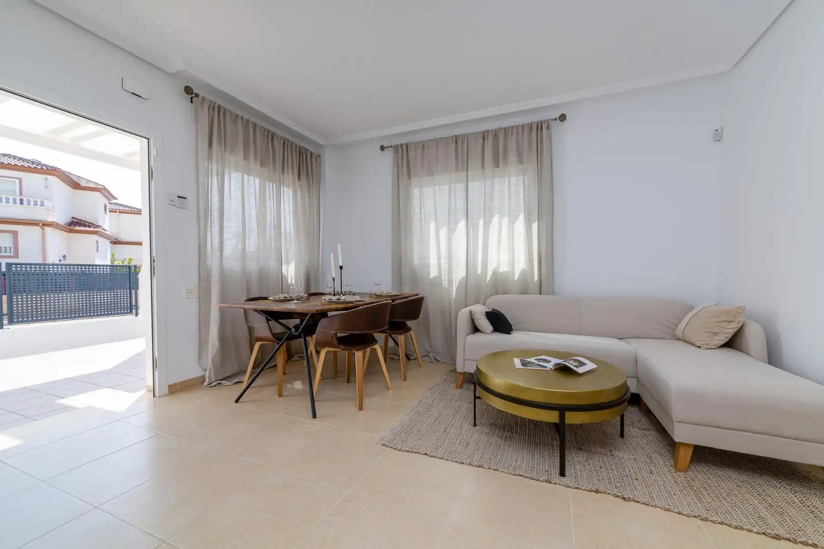 Sala de estar de Casa adosada en venta en San Fulgencio con Jardín privado, Terraza y Piscina comunitaria