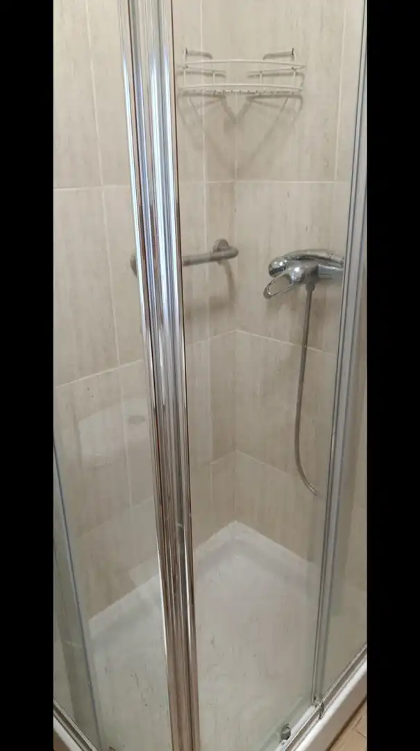 Badezimmer von Wohnung zur Miete in Granada mit Möbliert