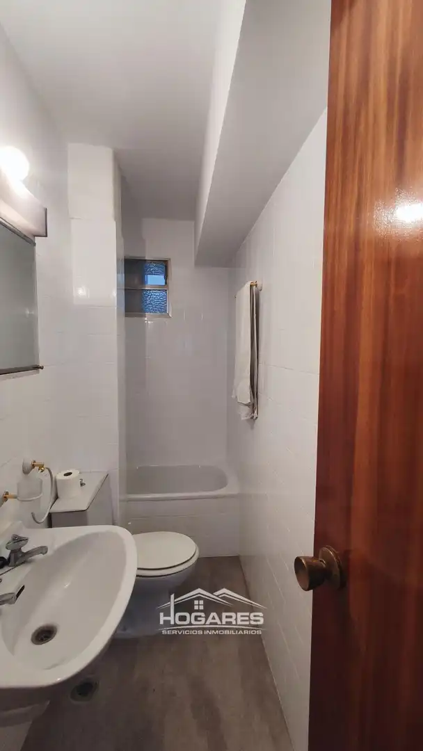 Baño de Piso en venta en Vigo  con Parquet, Trastero y Balcón