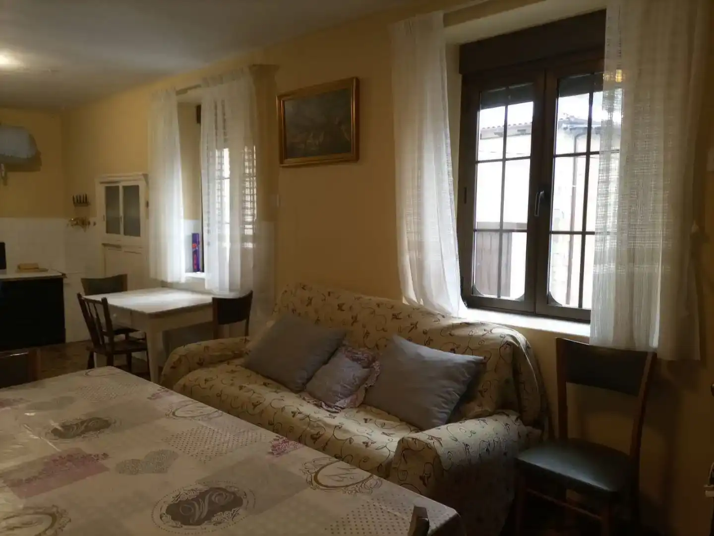 Sala d'estar de Casa adosada en venda en Matallana de Torío
