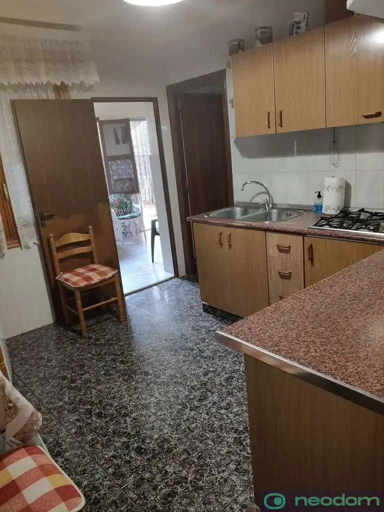 Cuina de Casa adosada en venda en Jacarilla amb Terrassa