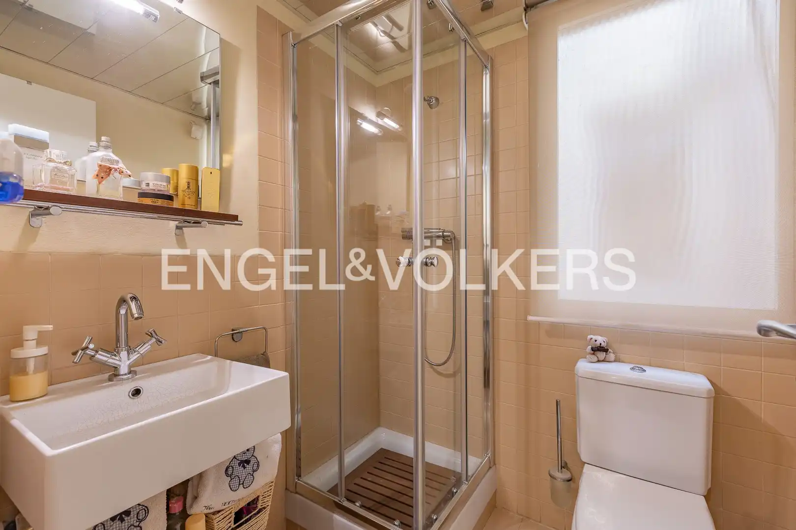 Bathroom of Attic for sale in Sabadell  with Air Conditioner, Heating and Parquet flooring