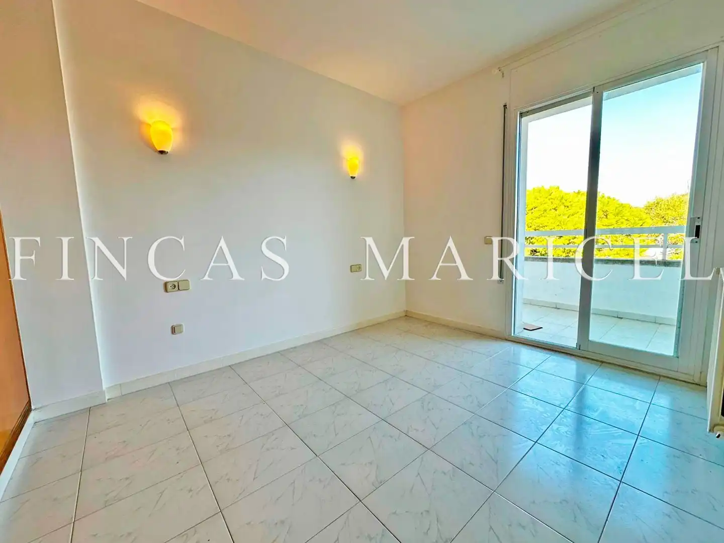 Habitación de Ático en venta en Sitges con Calefacción, Terraza y Piscina comunitaria