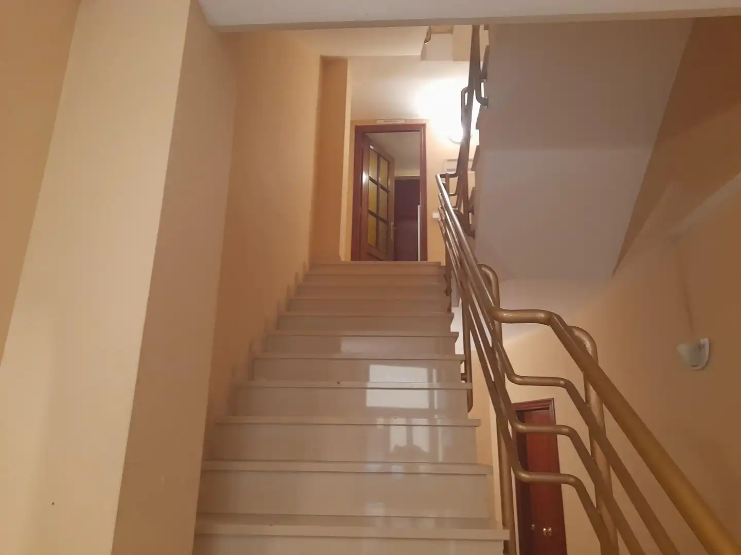 Büro zum Verkauf in Móra d'Ebre mit Terrasse