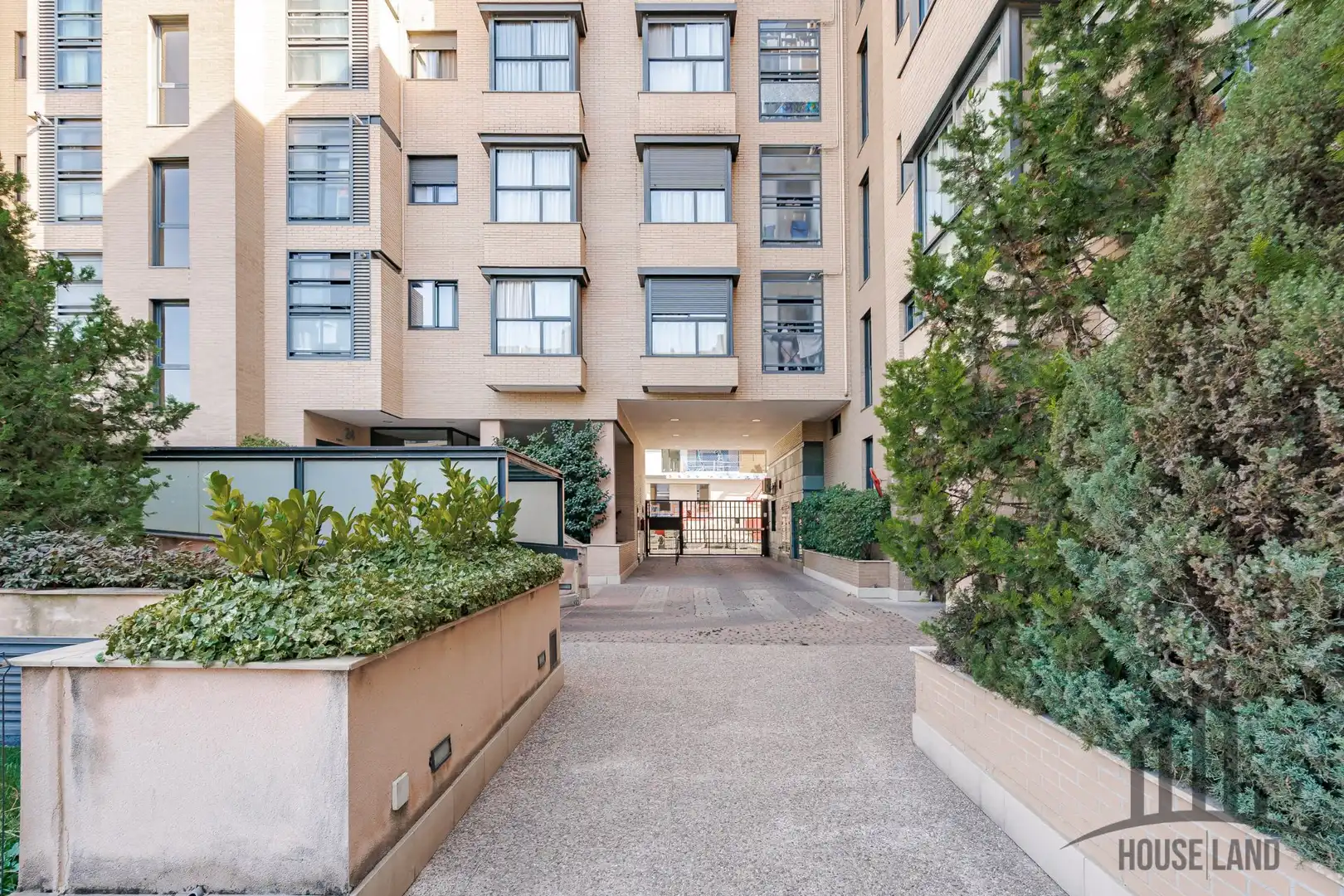 Vista exterior de Piso en venta en Madrid con Aire acondicionado, Calefacción y Trastero