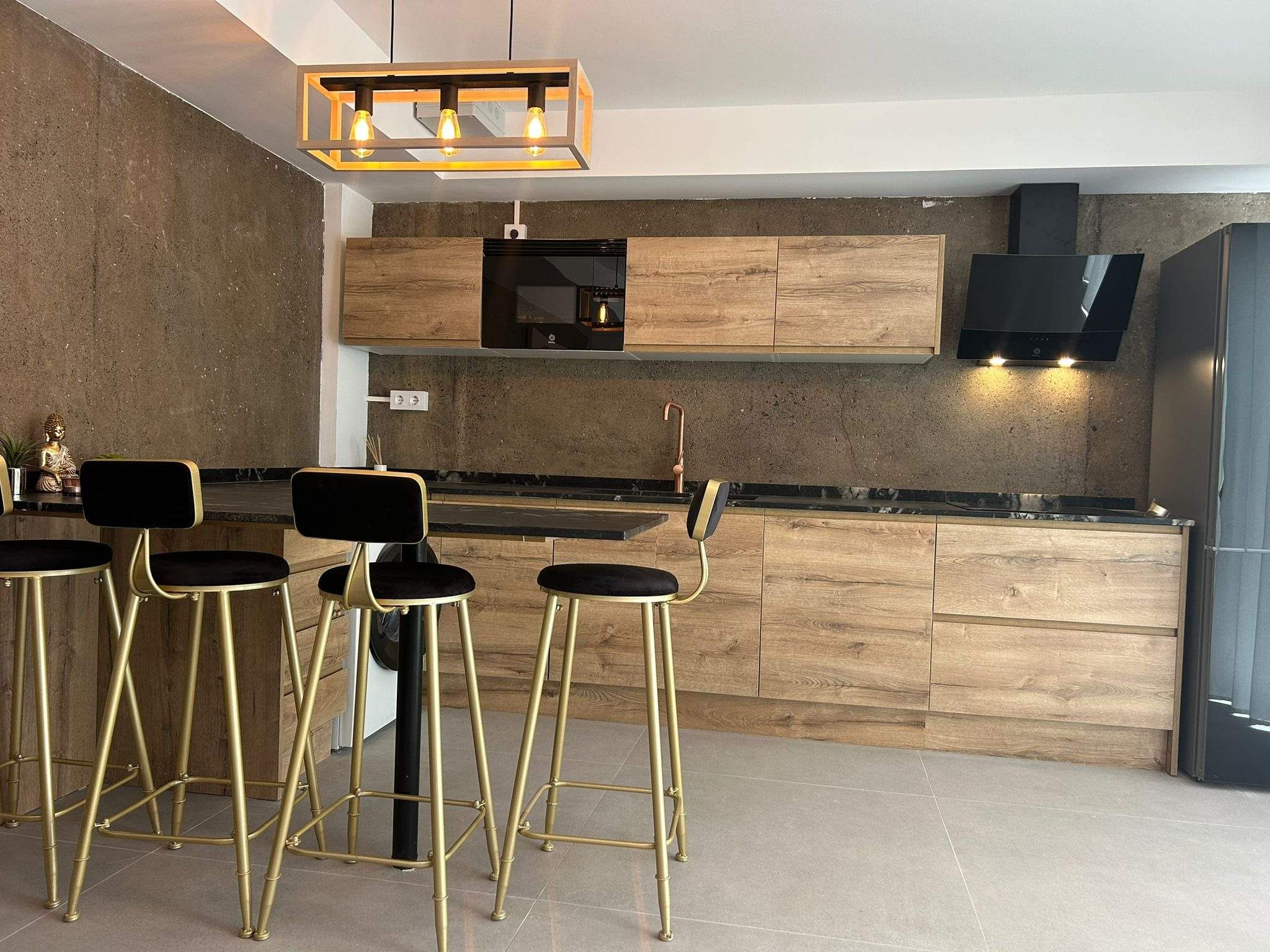 Cuina de Apartament de lloguer en San Bartolomé de Tirajana amb Aire condicionat, Jardí privat i Terrassa
