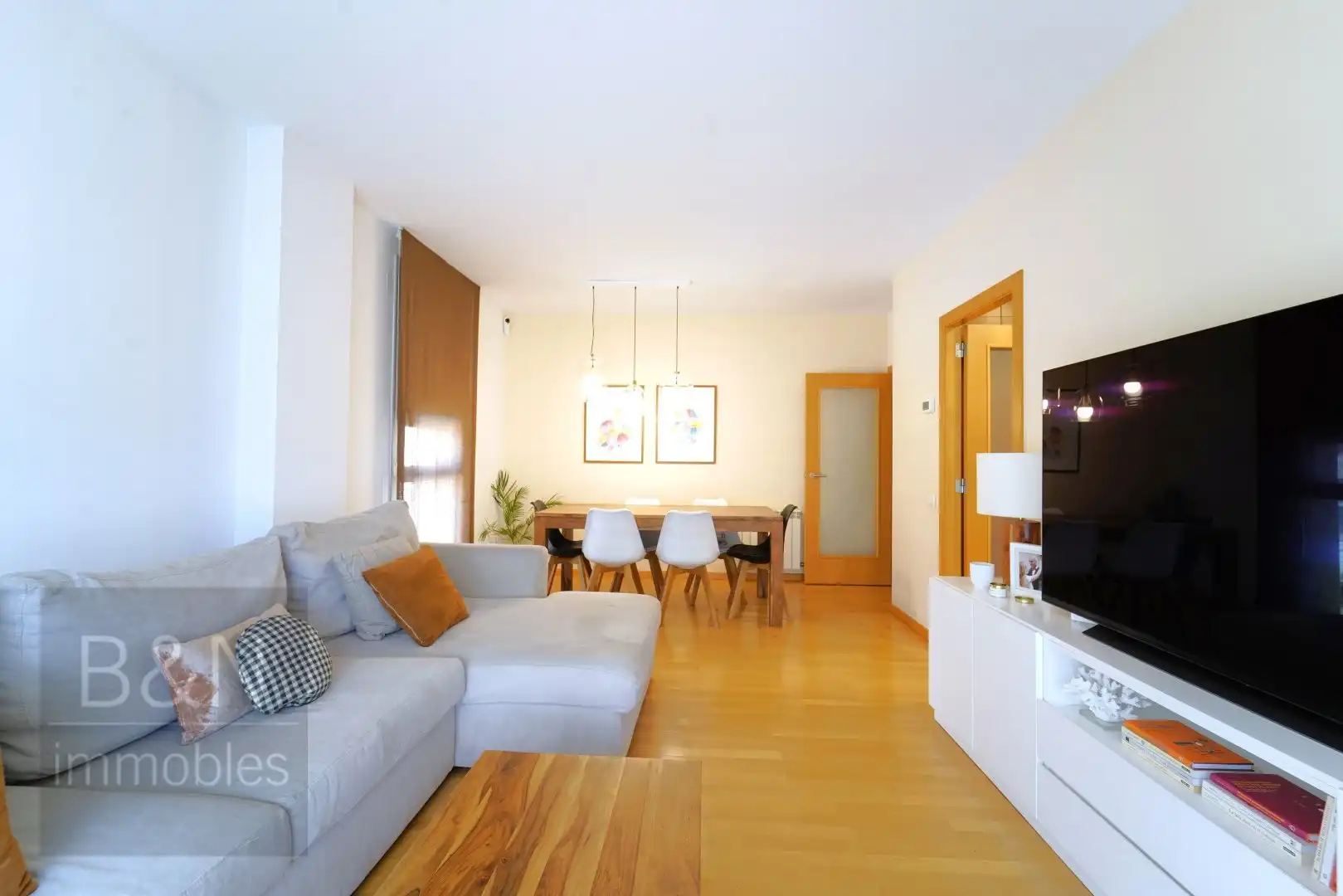 Sala de estar de Piso en venta en Terrassa con Aire acondicionado, Calefacción y Piscina