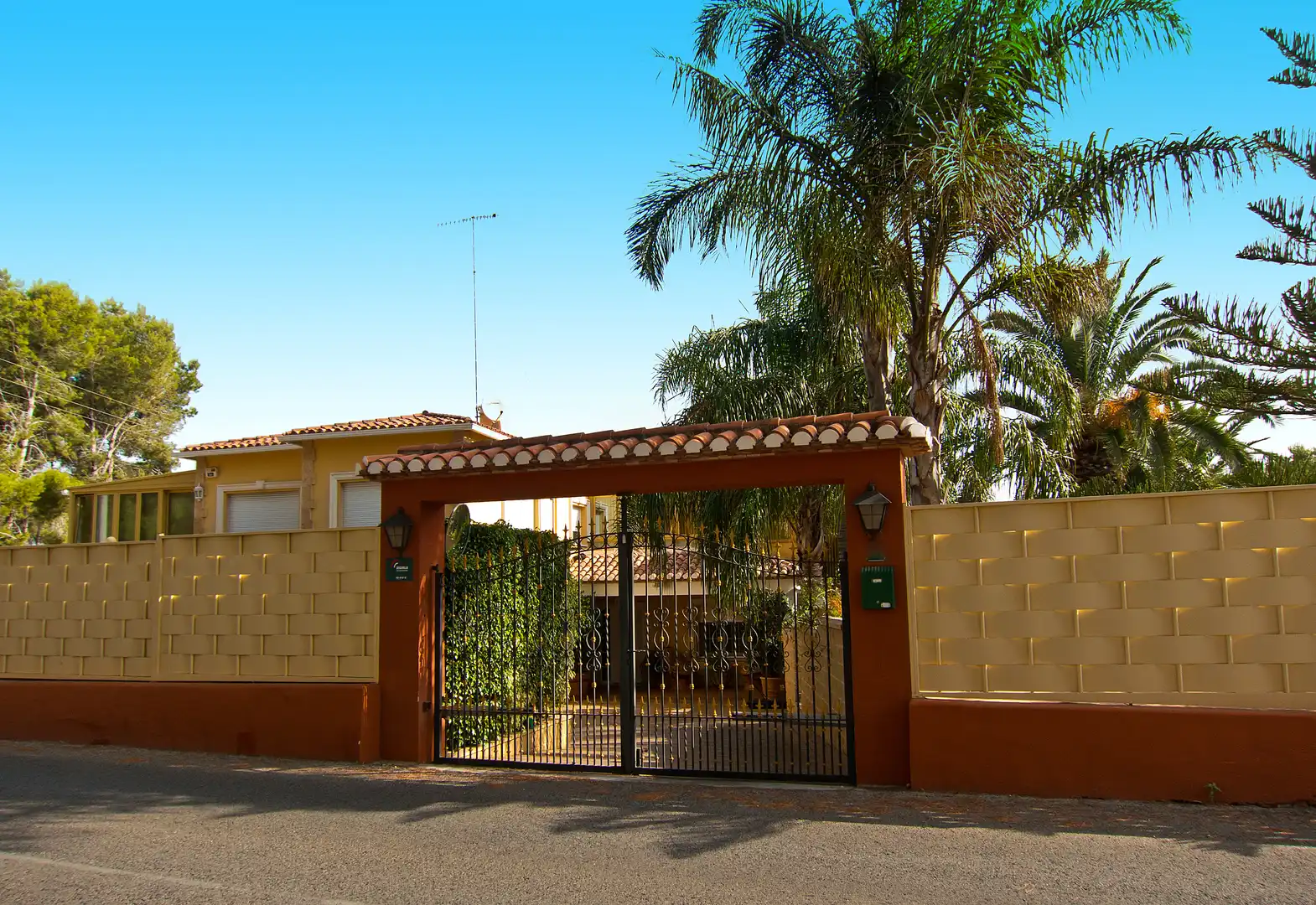 Vista exterior de Casa o xalet de lloguer en Dénia amb Aire condicionat, Calefacció i Terrassa