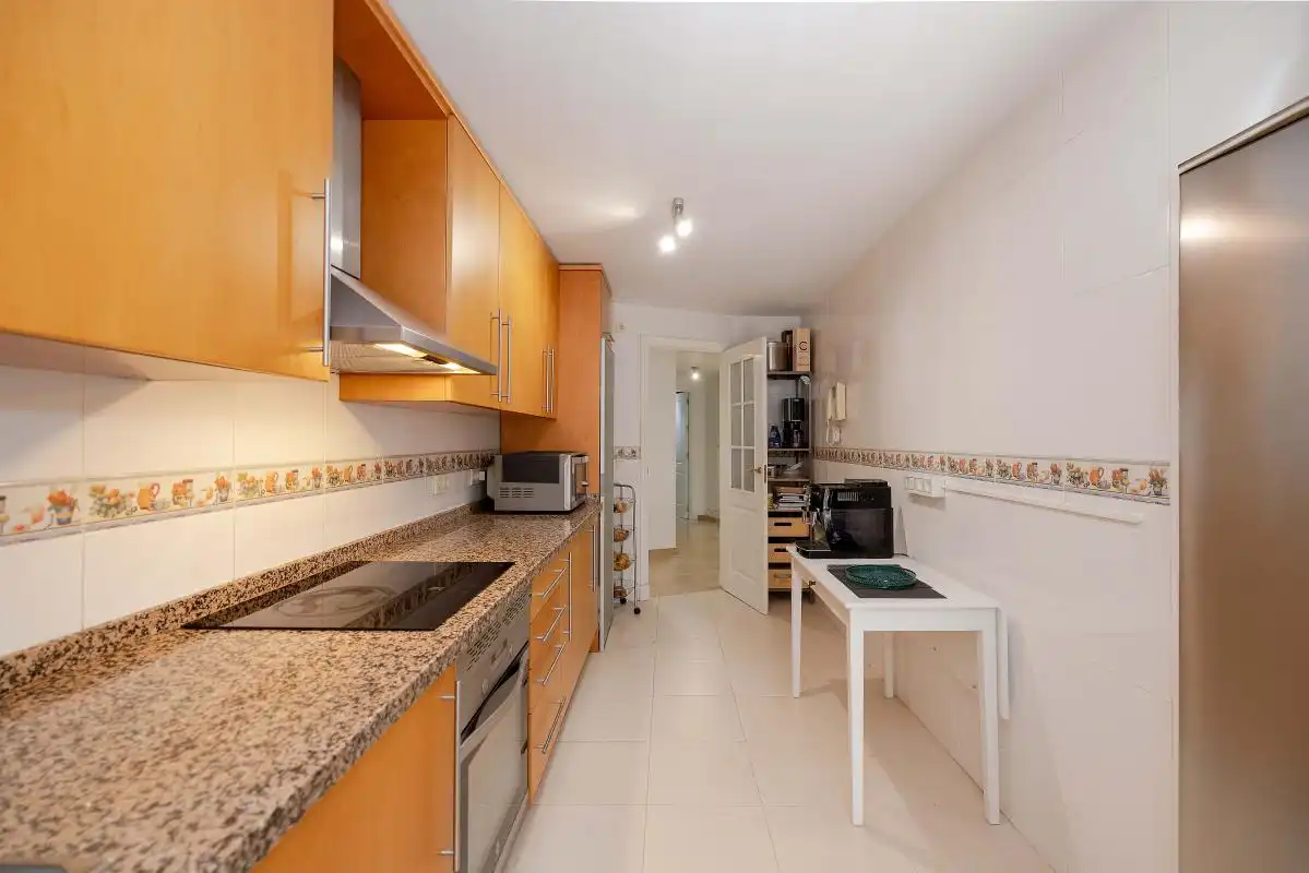 Cocina de Piso en venta en Marbella con Aire acondicionado, Calefacción y Jardín privado