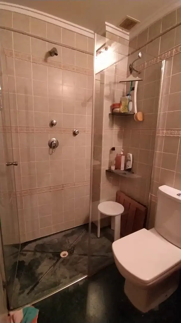 Badezimmer von Einfamilien-Reihenhaus zum Verkauf in Manises mit Klimaanlage, Heizung und Terrasse