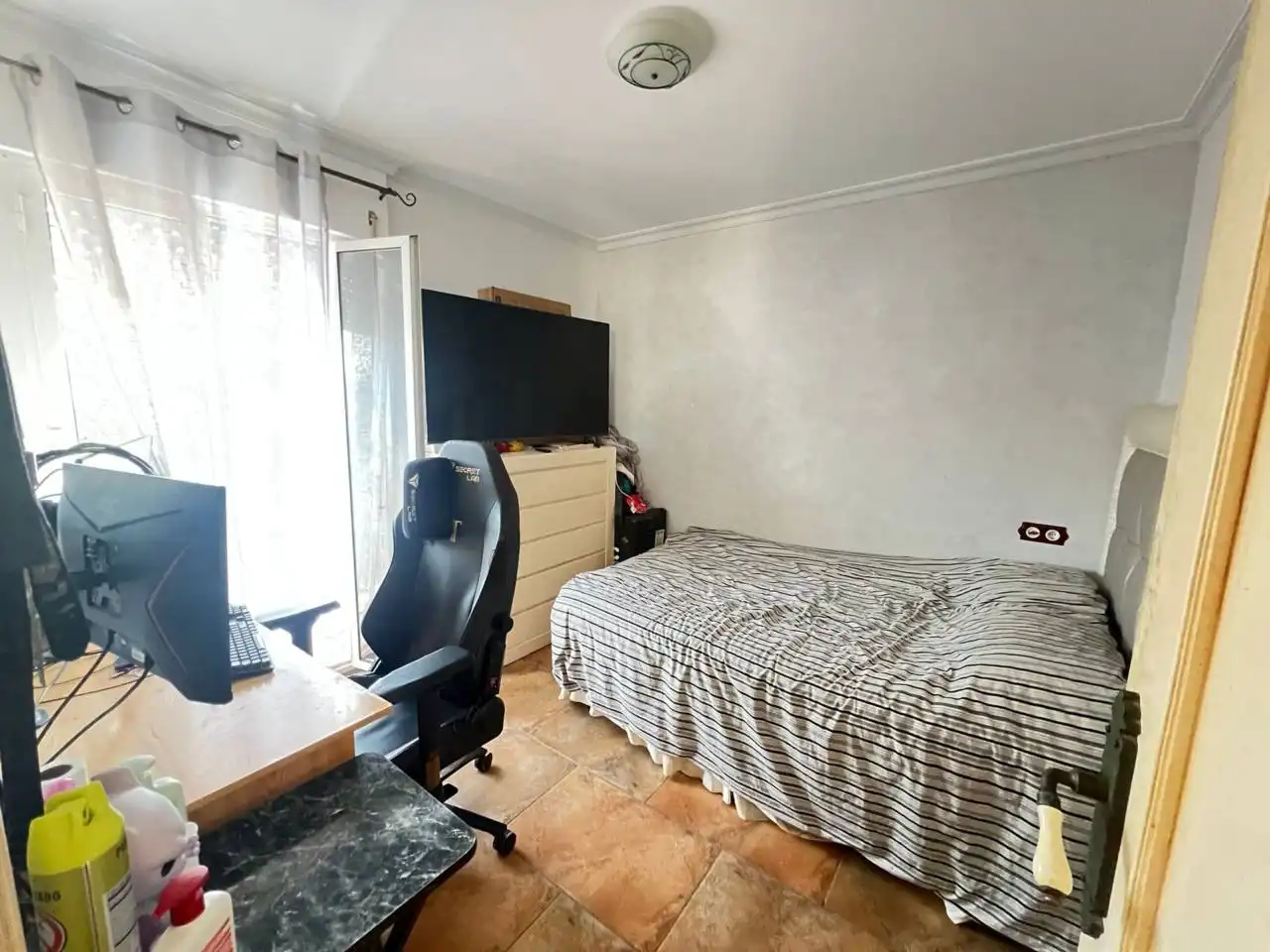 Dormitori de Casa adosada en venda en Estepona amb Jardí privat, Terrassa i Moblat
