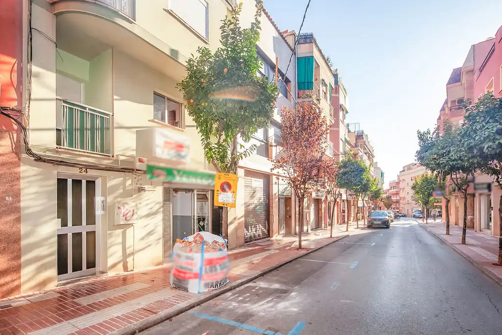 Solvia Inmobiliaria  Locales Cornellà de Llobregat, imatge 2