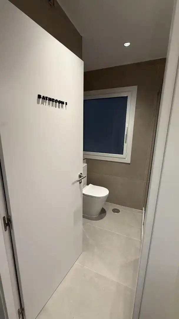 Badezimmer von Wohnung zur Miete in Vigo  mit Klimaanlage