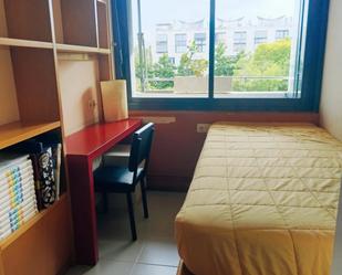 Dormitori de Apartament per a compartir en  Barcelona Capital amb Calefacció, Moblat i Forn