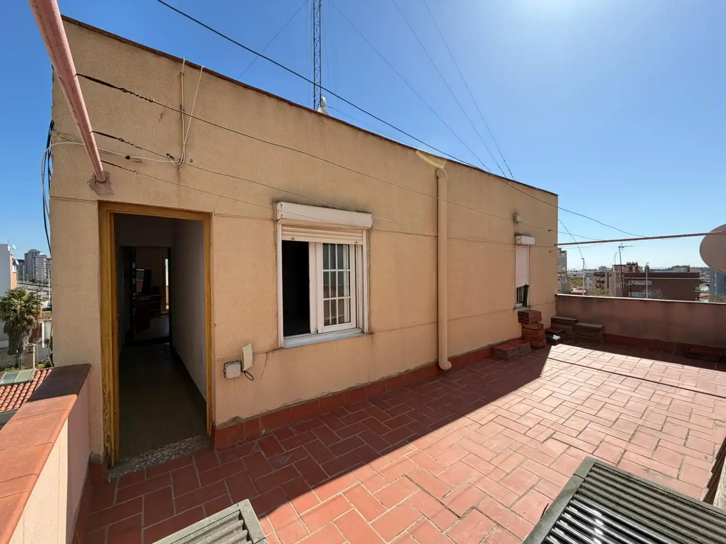 Àtic en venda a Carrer Milà i Fontanals, 33, Sant Crist