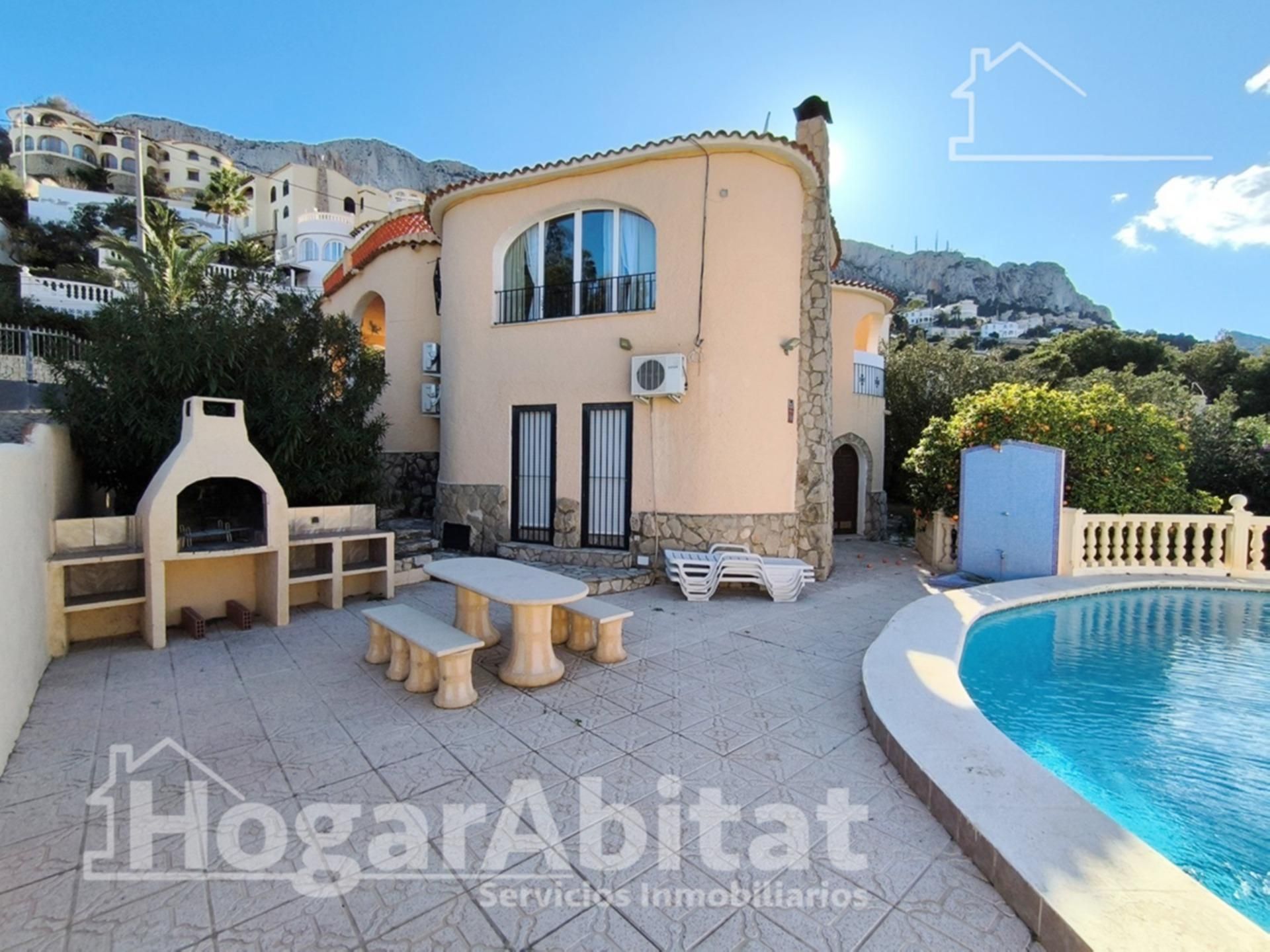 Vista exterior de Casa o xalet en venda en Calpe / Calp amb Aire condicionat, Jardí privat i Terrassa