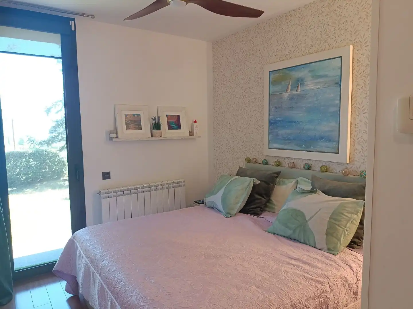 Habitación de Casa o chalet en venta en La Puebla de Castro con Aire acondicionado, Calefacción y Jardín privado