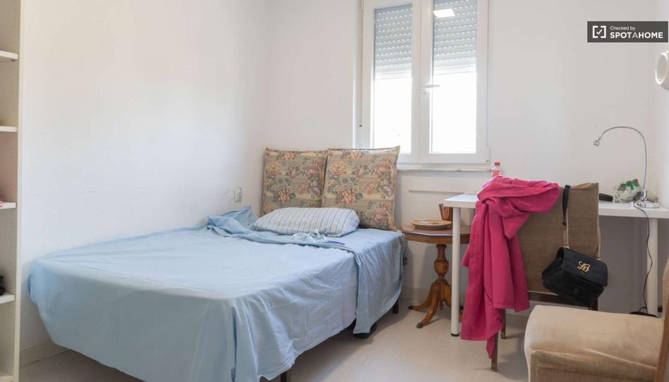 Photo 1 of Flat to share in Lucero, Madrid