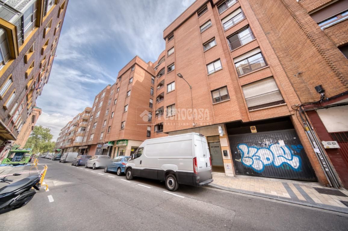 Vista exterior de Pis en venda en Valladolid Capital amb Calefacció