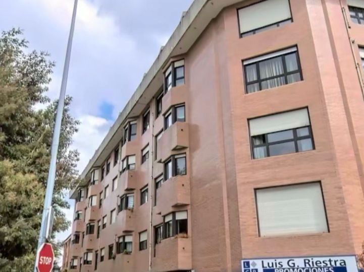 Exterior view of Box room to rent in Oviedo 