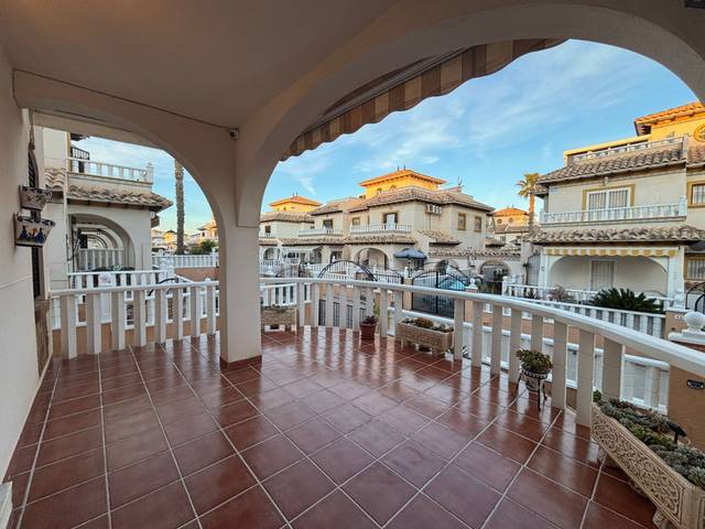 Casa-chalet en Alquiler en Lomas de Cabo Roig - Los Dolses