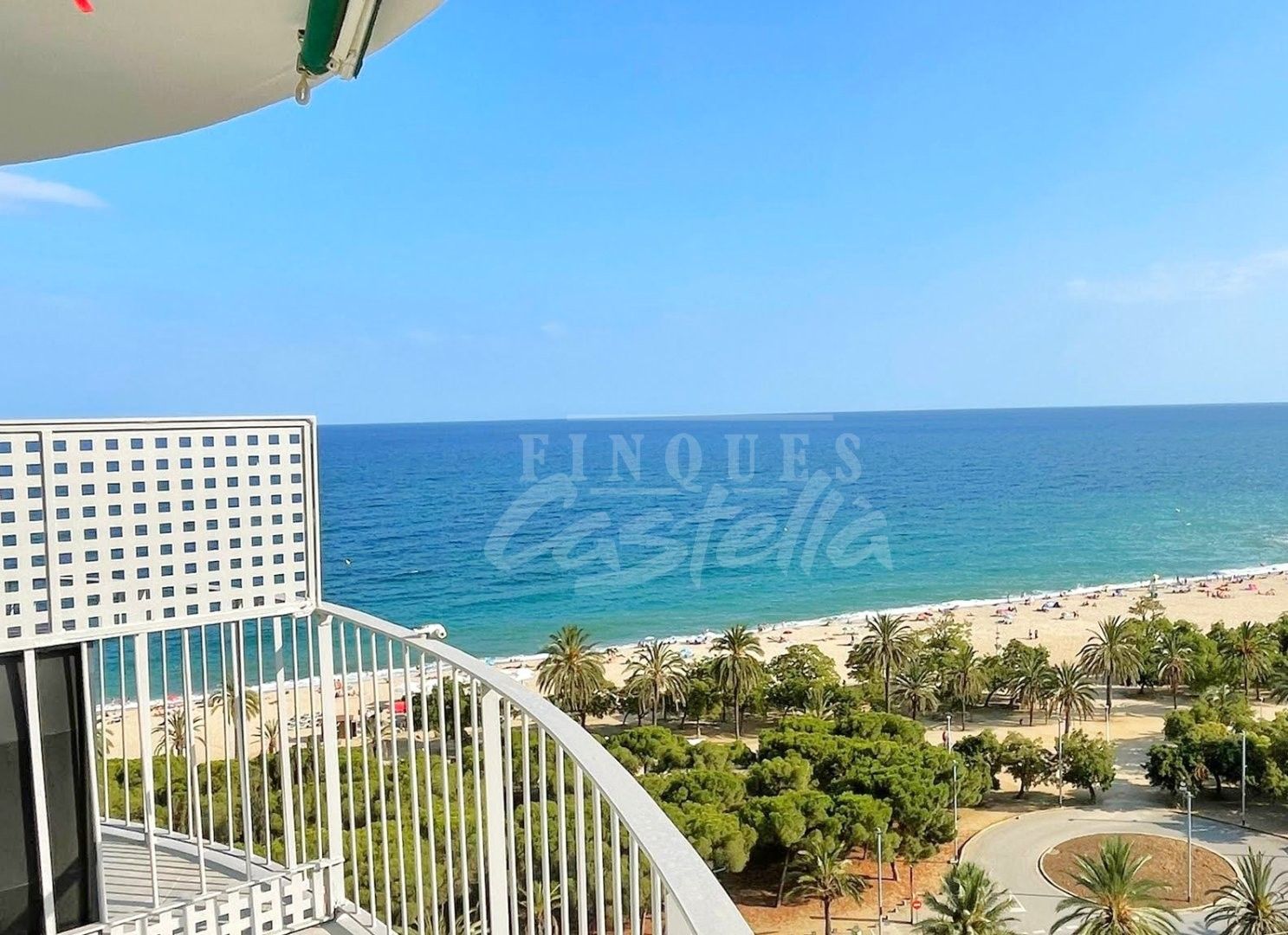 Dormitori de Pis de lloguer en Mataró amb Calefacció i Moblat