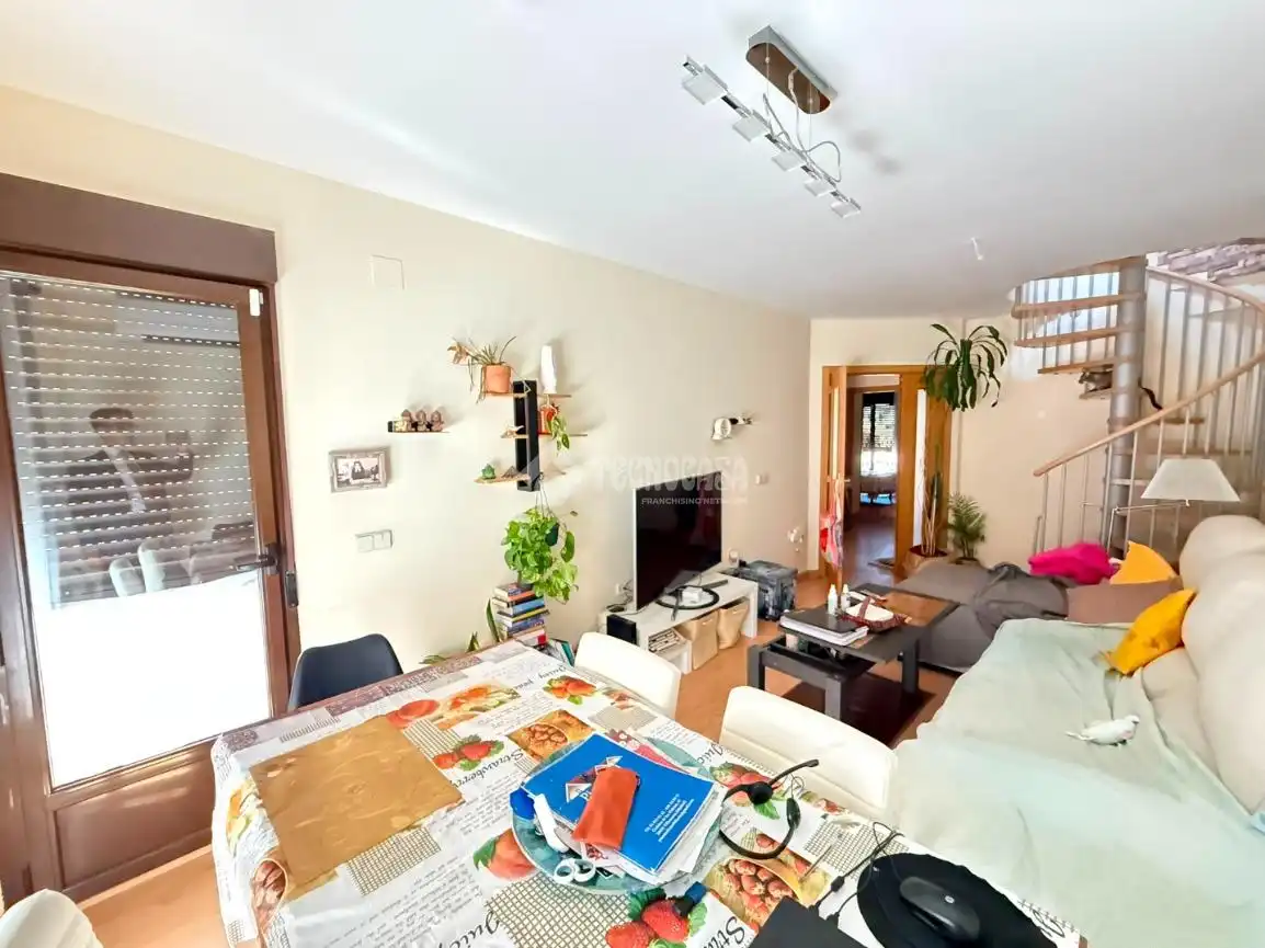 Living room of Flat for sale in Almorox  with Air Conditioner, Heating and Parquet flooring