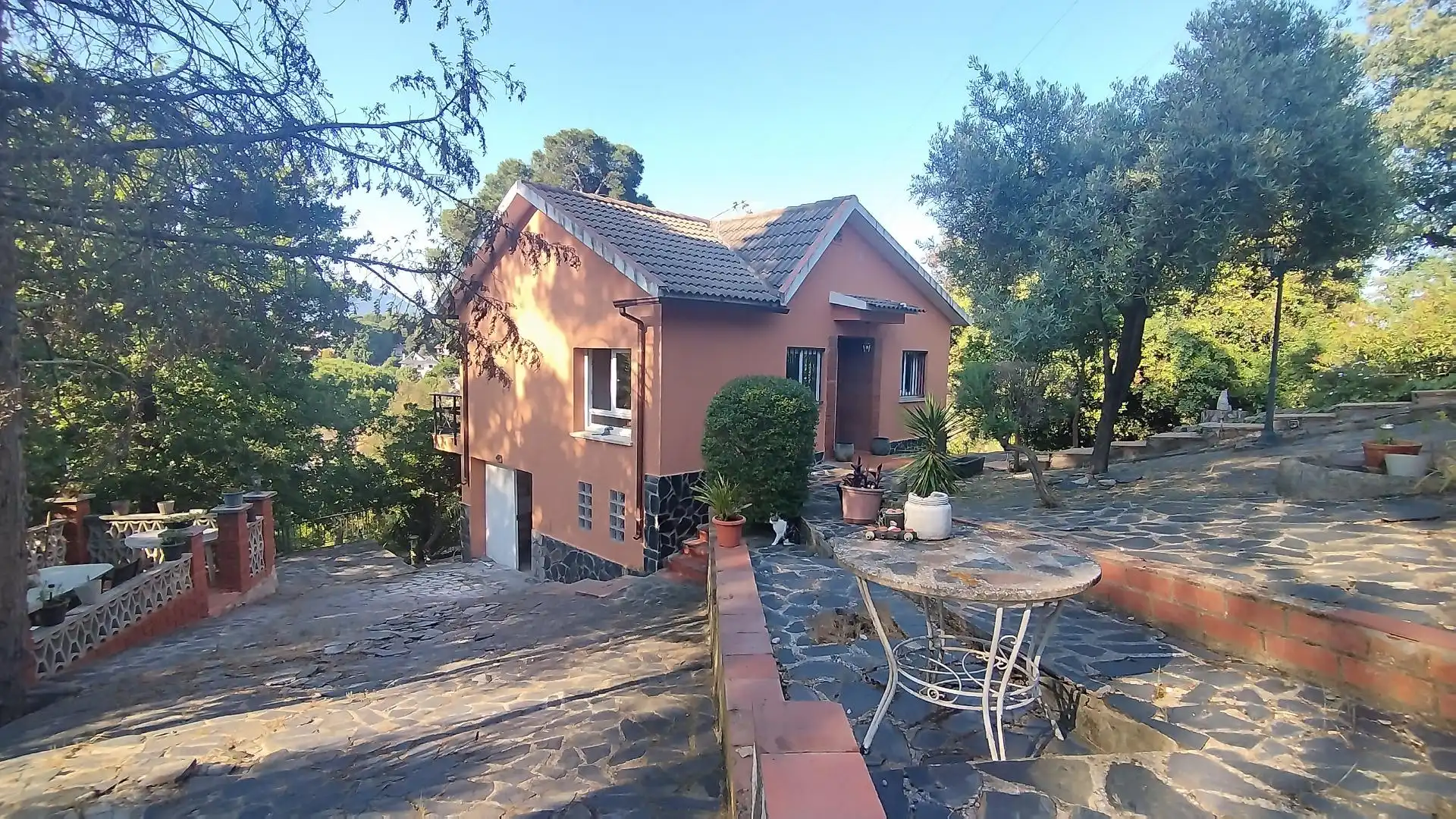 Außenansicht von Haus oder Chalet zum Verkauf in Santa Maria de Palautordera mit Heizung und Balkon
