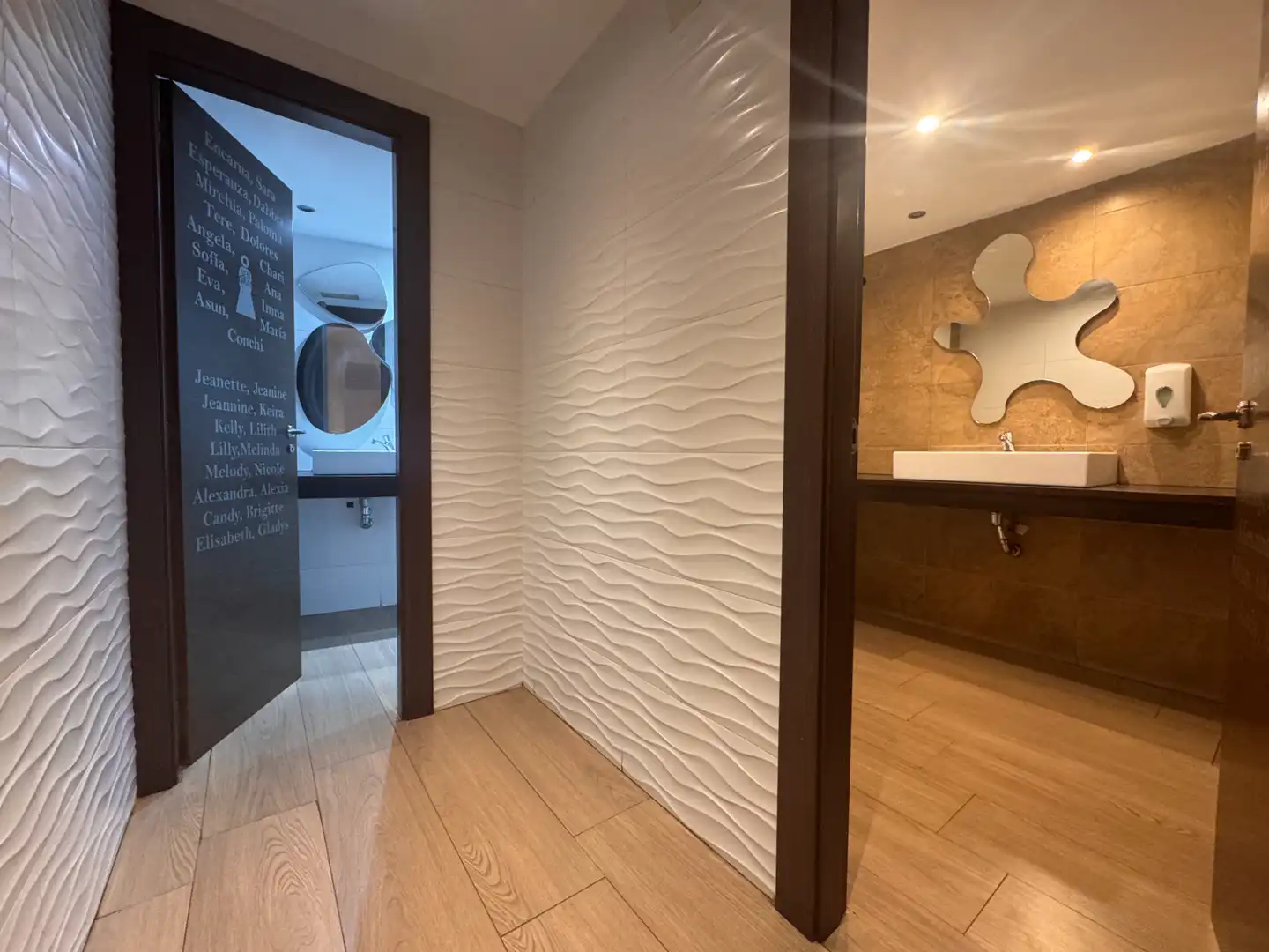 Local comercial en venta en Avinguda del País Valencià 65, imagen 26