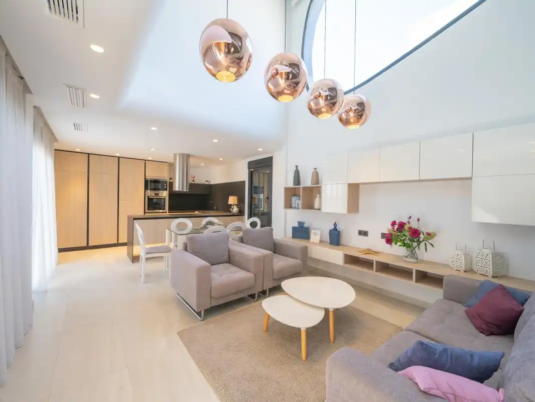 Casa amb terrassa en venda a Av. del Salvador, imagen 2