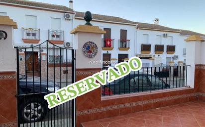 Vista exterior de Casa adosada en venda en Castilblanco de los Arroyos amb Terrassa