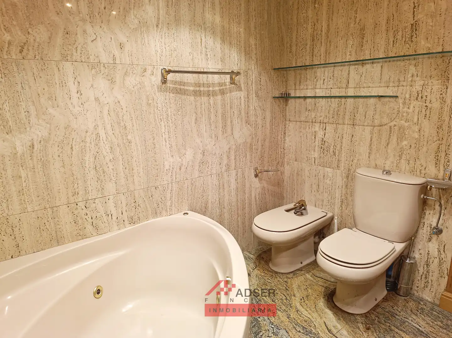 Baño de Piso en venta en  Logroño con Calefacción, Parquet y Terraza