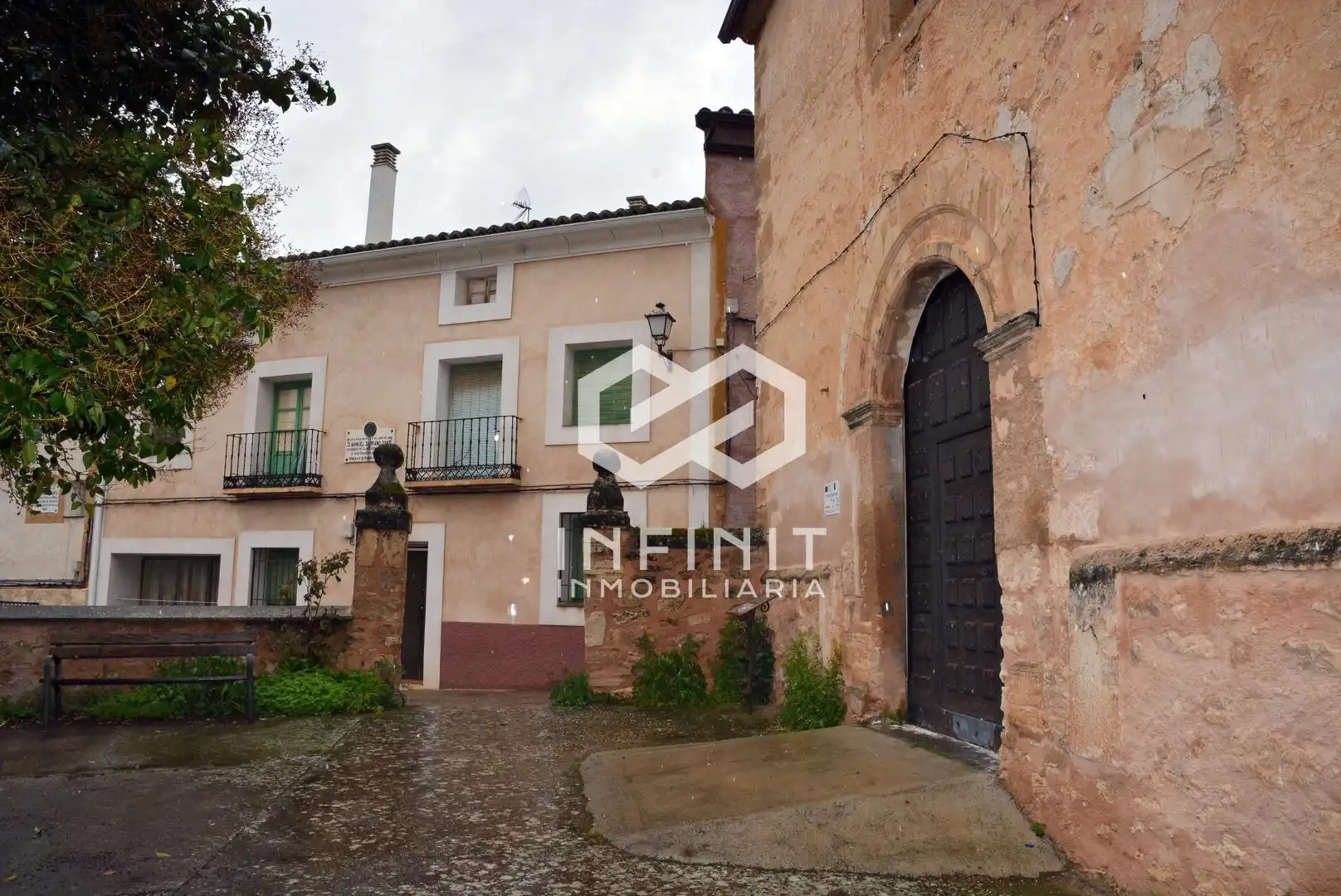 Vista exterior de Casa o chalet en venta en Cifuentes con Terraza