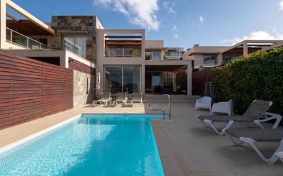 Piscina de Casa o xalet en venda en San Bartolomé de Tirajana amb Aire condicionat, Jardí privat i Terrassa