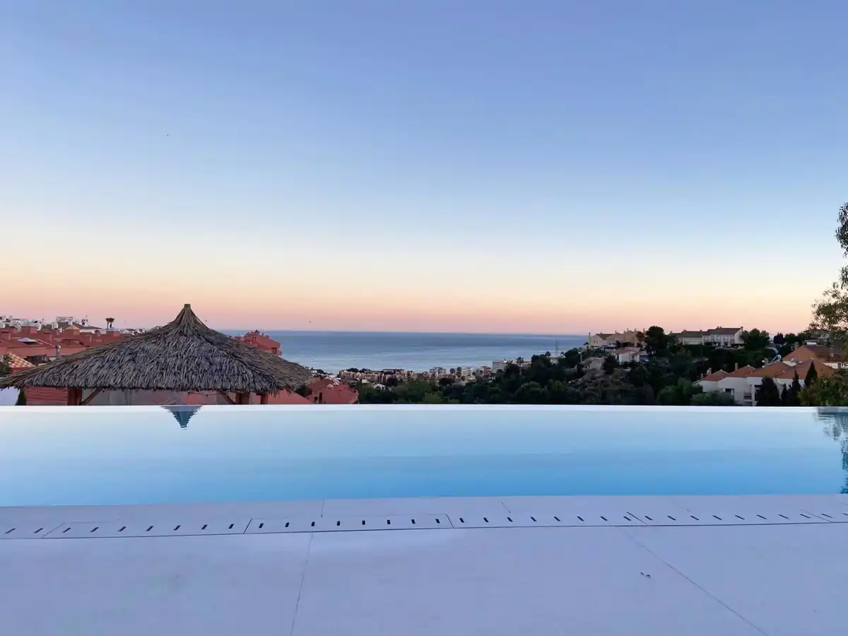 Swimming pool of Houses for sale in Fuengirola  with Air Conditioner, Terrace and Furnished