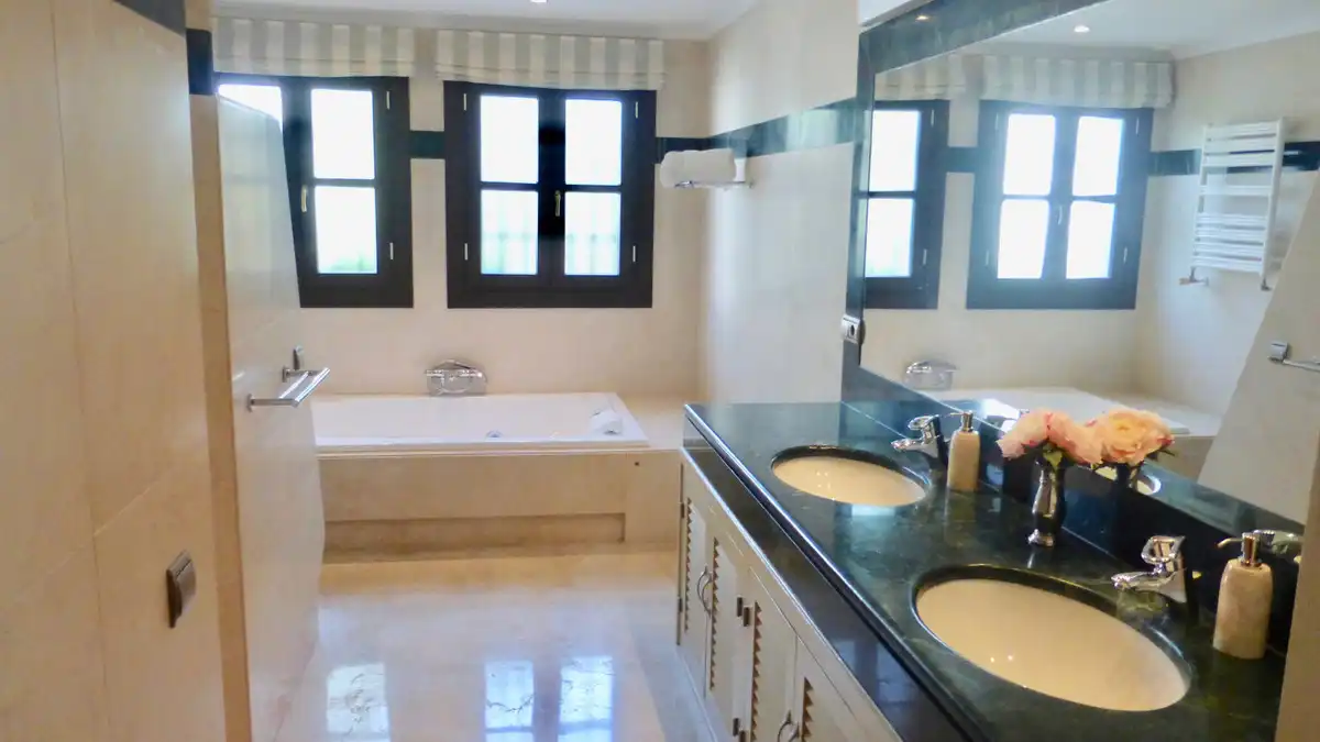 Casa con piscina en venta en Benahavís pueblo, imagen 50