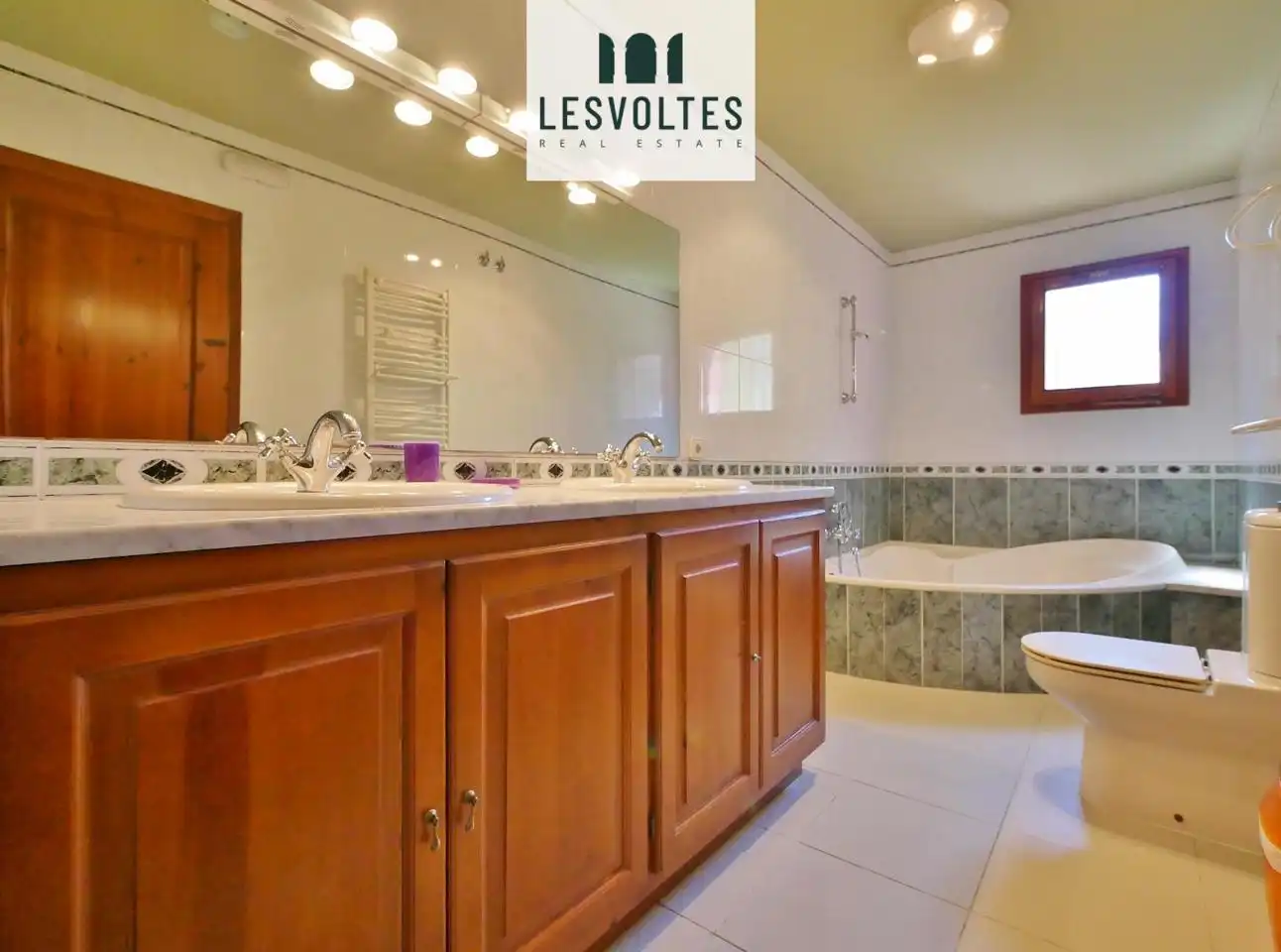 Bathroom of Detached homes for sale in Palafrugell  with Private garden, Parquet flooring and Terrace