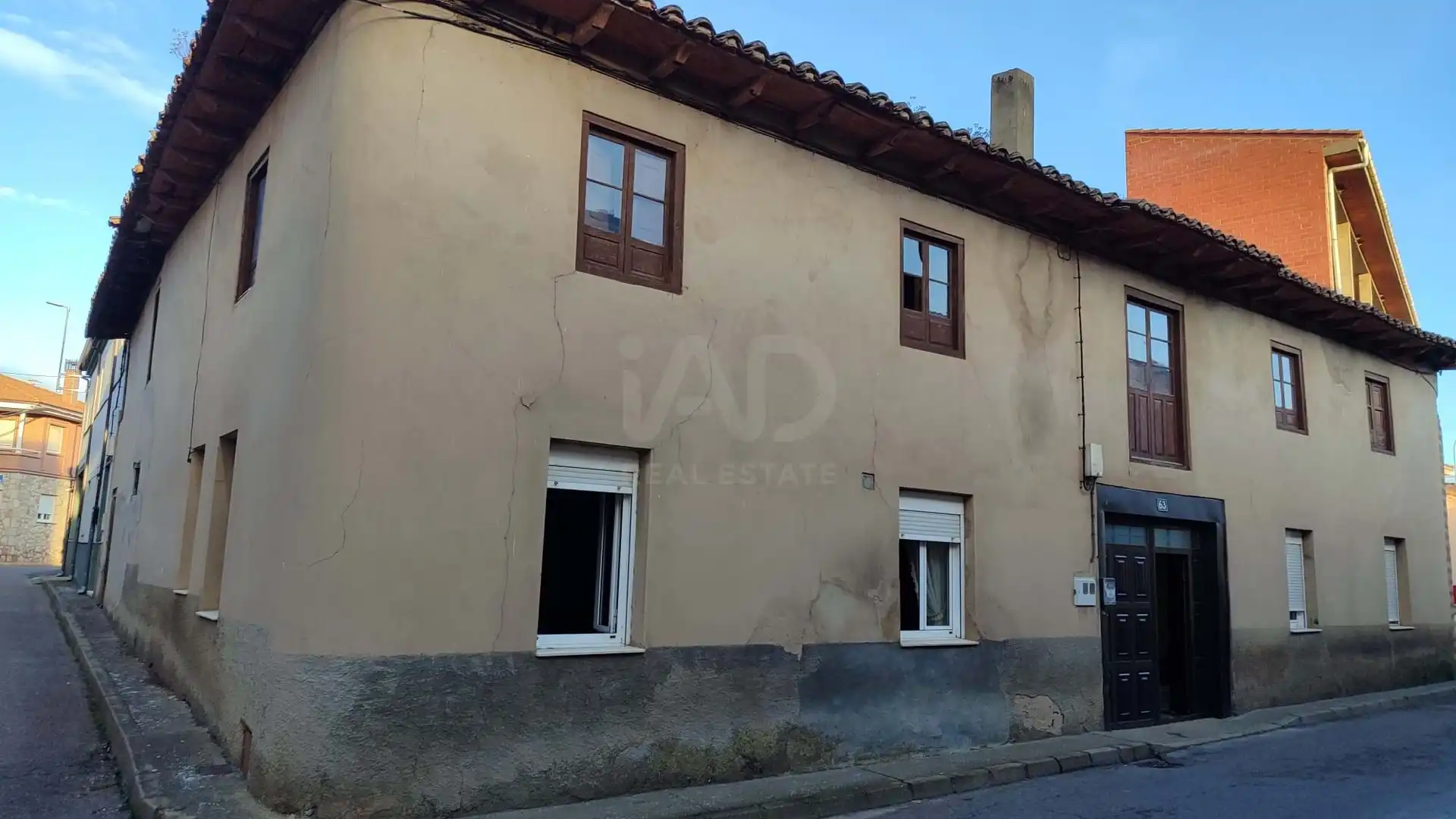 Vista exterior de Casa o chalet en venta en Llamas de la Ribera con Calefacción