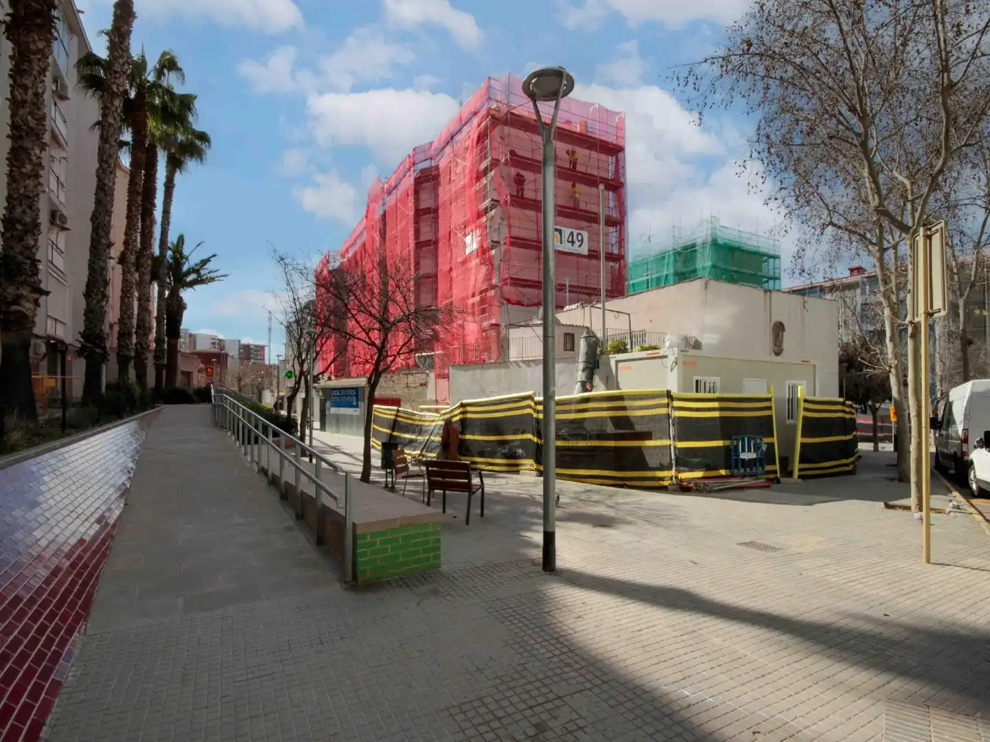 Vista exterior de Local en venta en Cornellà de Llobregat