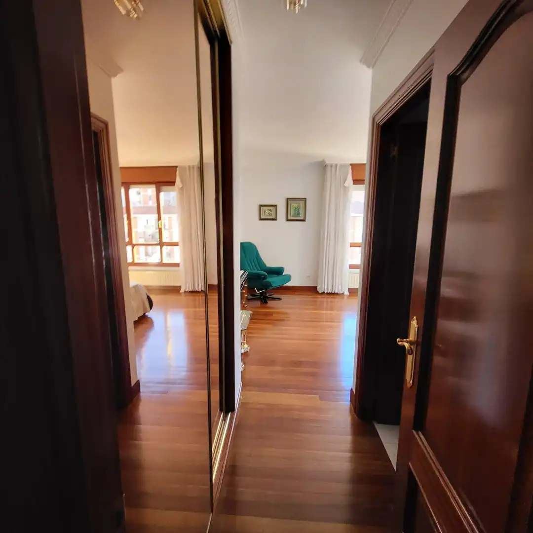 Piso en venta en Basauri  con Calefacción, Terraza y Trastero