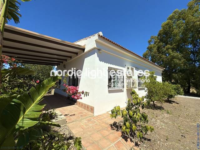 Casa-chalet en Venta en Camino Viejo de Málaga