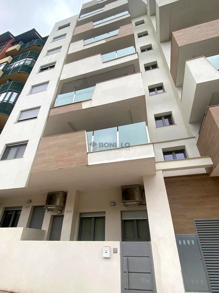 Vista exterior de Estudi en venda en  Teruel Capital amb Calefacció, Traster i Moblat