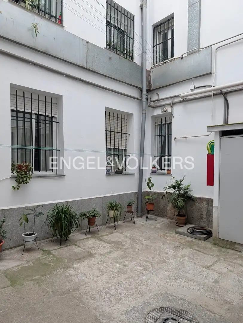 Außenansicht von Wohnung zum Verkauf in Madrid mit Klimaanlage, Heizung und Möbliert