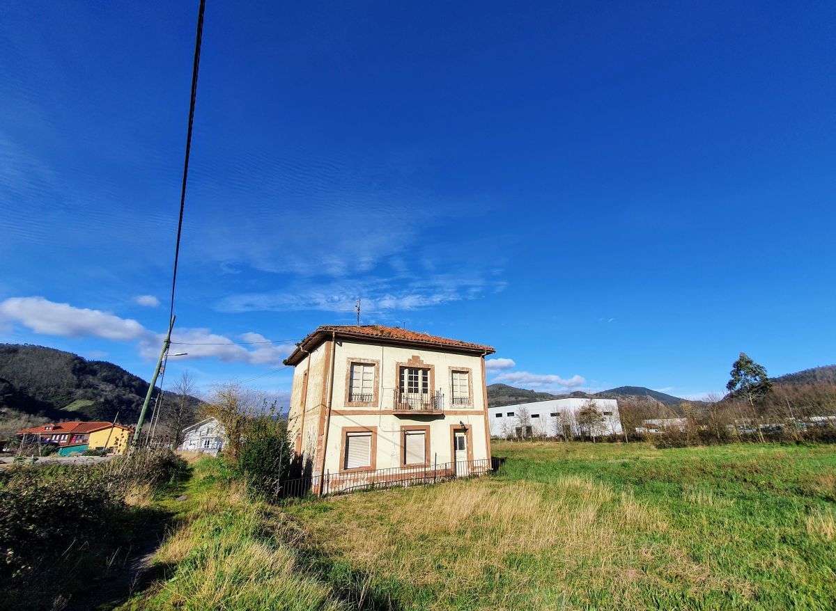 Casa o xalet en venda en Grado amb Terrassa, Traster i Balcó