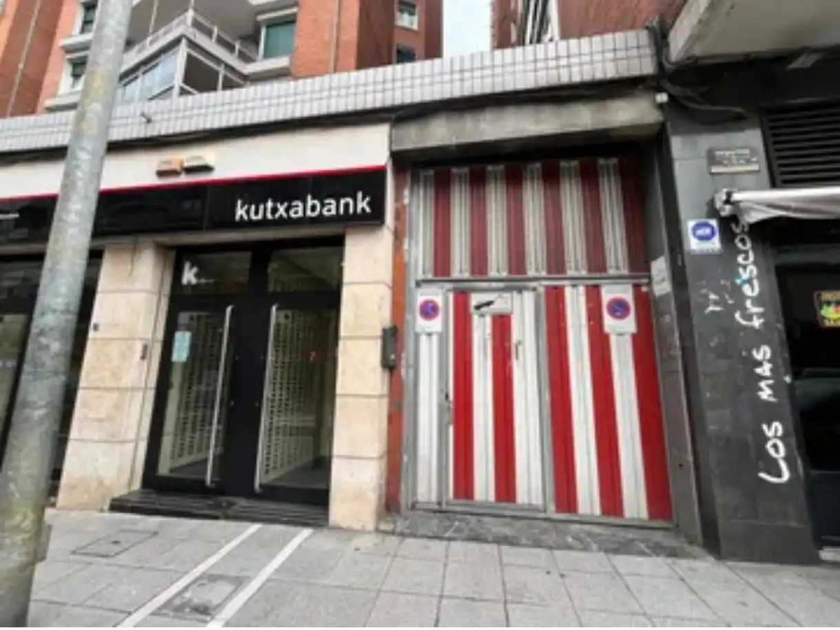Vista exterior de Garaje en venta en Basauri 