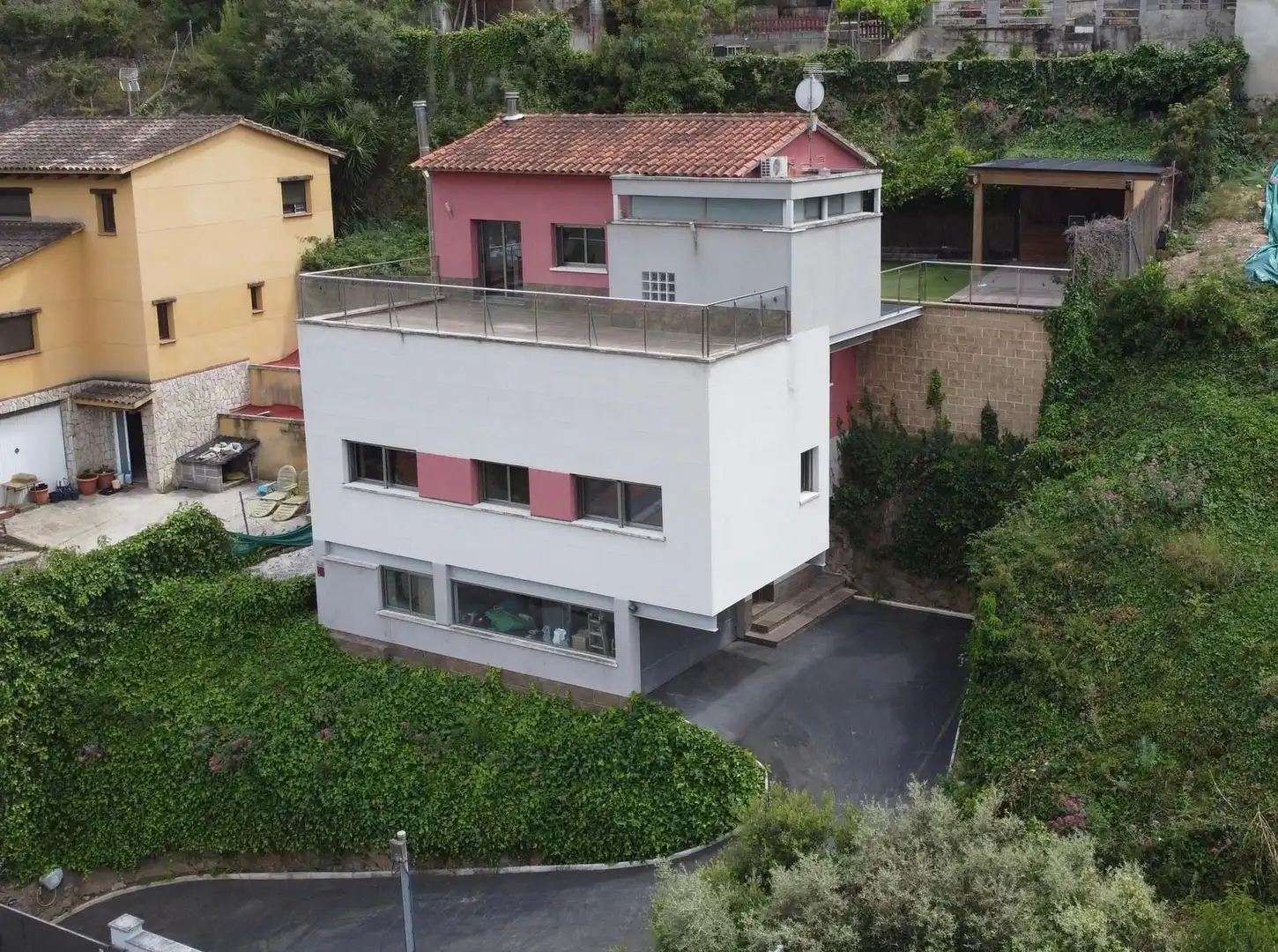 Vista exterior de Casa o chalet en venta en Vallirana con Aire acondicionado, Calefacción y Terraza