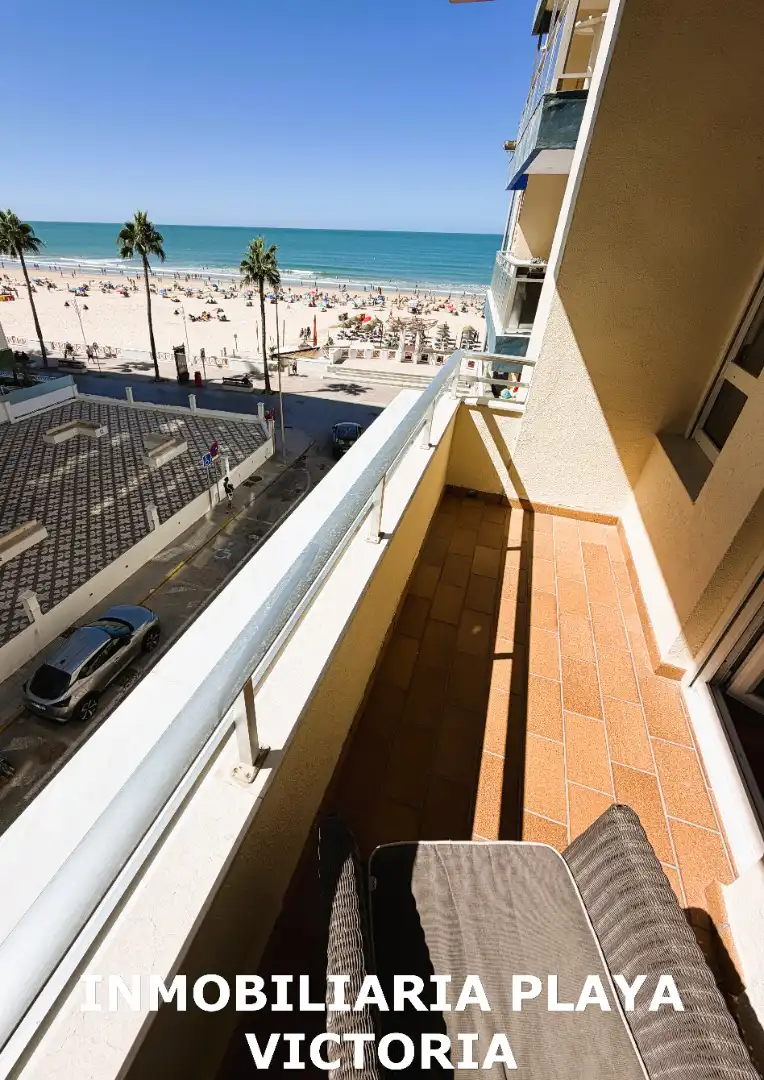Balcony of Flat for sale in Cádiz  with Air Conditioner, Heating and Parquet flooring
